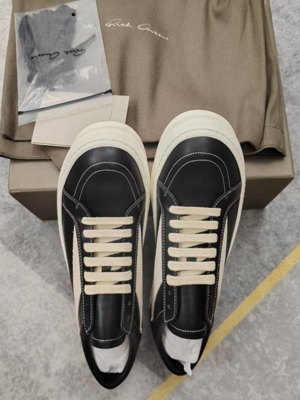 Rick Owens Vintage Low Sneakers, Black & White Leather Low-Top Shoes